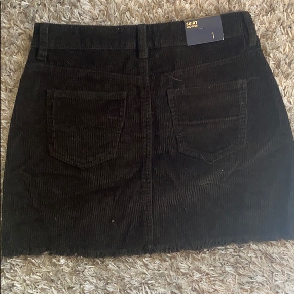 Mid Rise Skirt - Picture 7 of 7